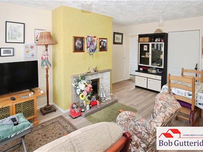 LOUNGE / DINING ROOM